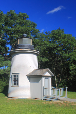 Three Sisters Middle Lighthouse