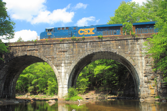 Keystone Arches Double Arch and CSX Locomotive