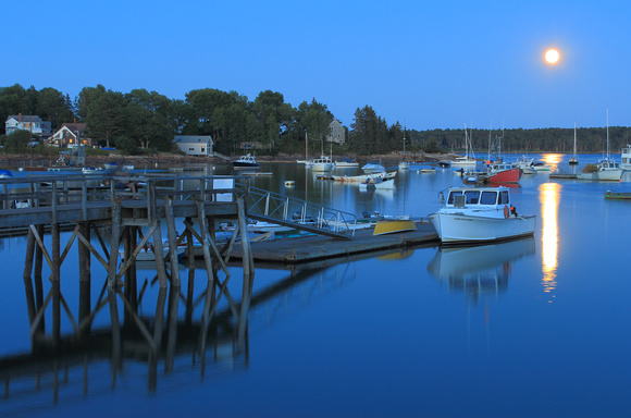 Round Pond Harbor Moonrise 0780